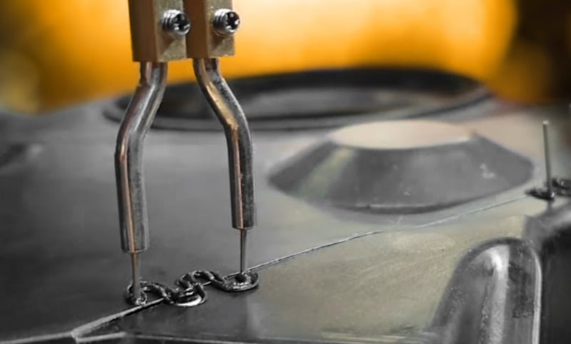 Naprawa uszkodzonego plastiku