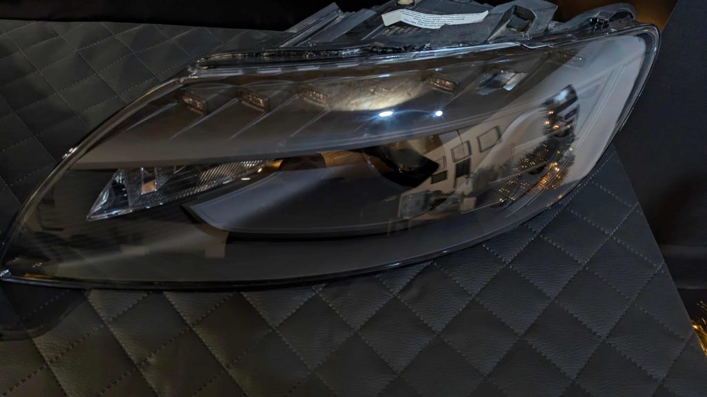 modyfikacja reflektorów Audi Q7 Bi-LED